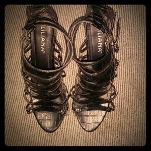 Leather heels by Liliana
